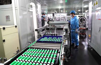 2025 年中国新能源汽车退役电池可通过梯次利用覆盖全国 5G 基站备用电源需求